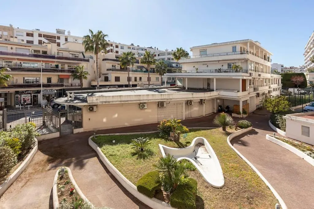 Plage, Lumineux, Ensoleillee Apartment Antibes